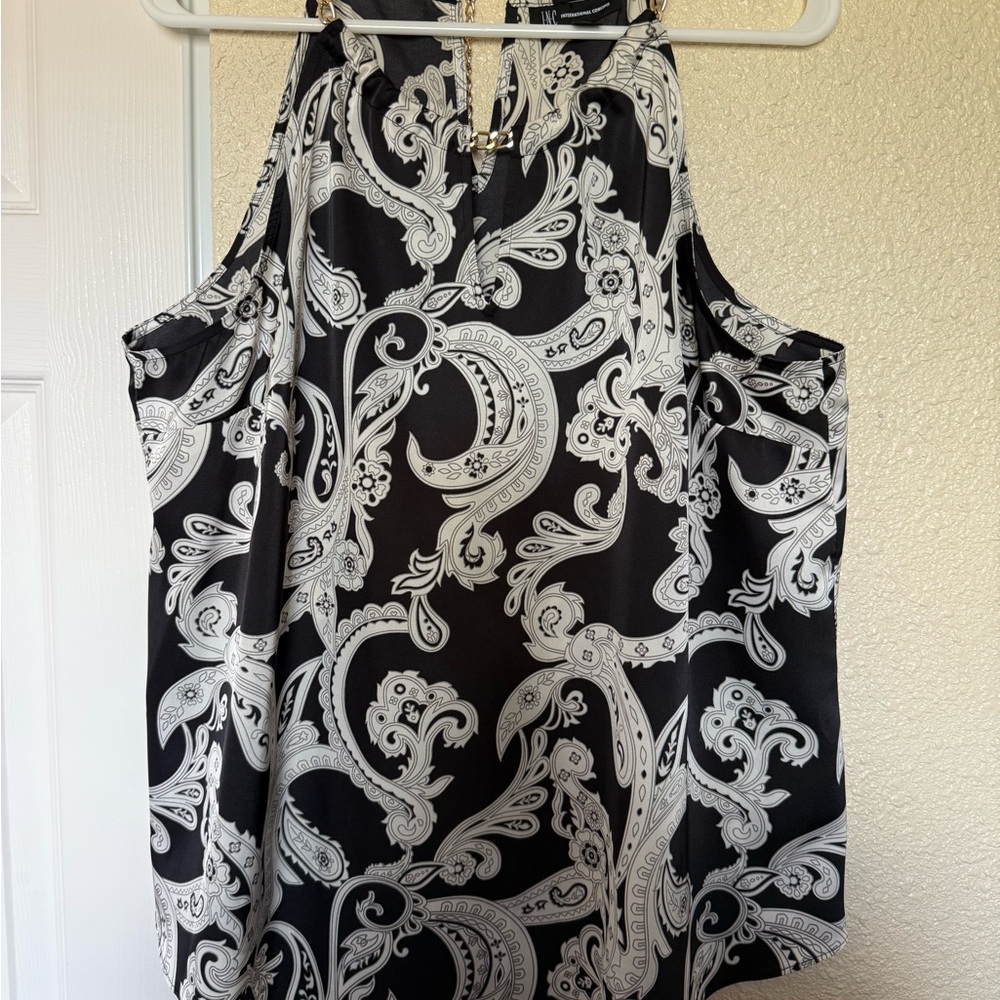 Black and White Paisley Women's Top